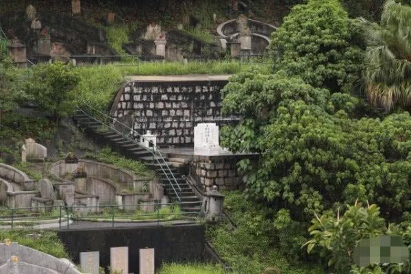 赌王身后事安排：灵堂布置和花篮由专人打造墓碑挑选特殊材质(图6)
