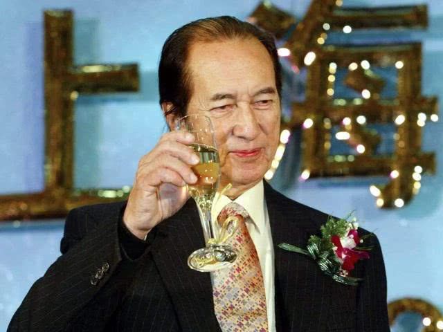 赌王身后事安排：灵堂布置和花篮由专人打造墓碑挑选特殊材质(图7)
