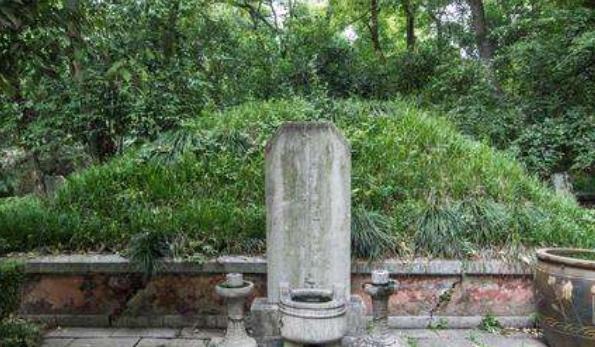 祖坟上如有3种现象会让后人终身贫苦越有钱人越重视祖坟！(图3)
