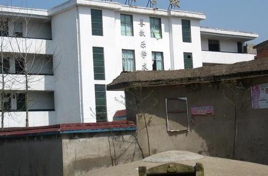 为什么说房子不能建在坟墓旁？道真讲风水常识惹出了不少的麻烦(图3)