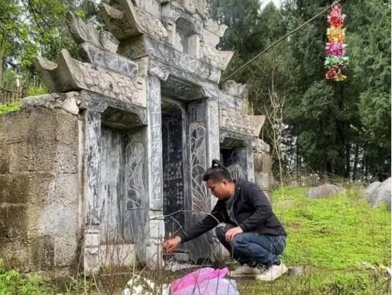 老一辈常说：“4人不上坟子孙一直富”这句话有什么依据吗？(图4)