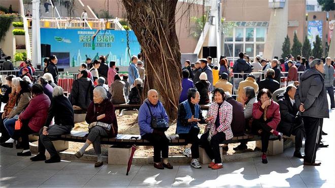 中国人口死亡高峰逼近！22年去世1041万、23年1110万准备好了吗(图10)