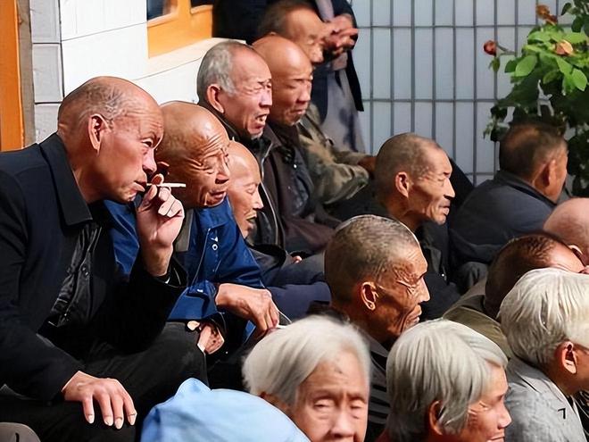 中国人口死亡高峰逼近！22年去世1041万、23年1110万准备好了吗(图12)
