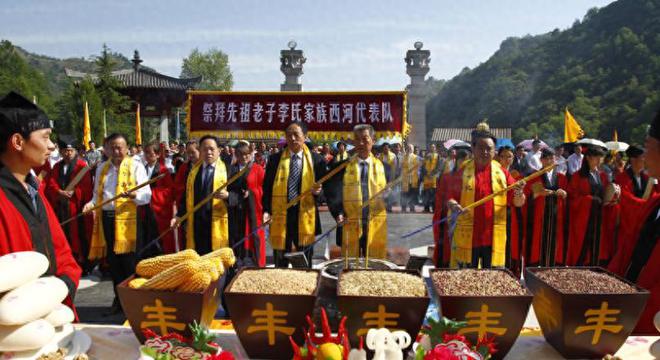老祖宗讲：“切莫迁坟十迁九败”为何老祖宗这么害怕迁坟？(图1)