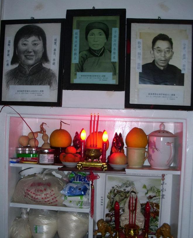 老人安葬后遗像是烧掉还是留着？切记不能乱放建议了解如何处理(图17)