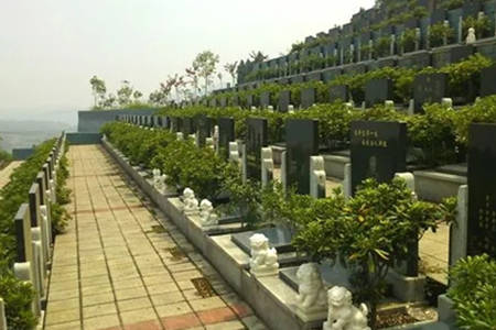 公墓怎么选位置风水原则选公墓那一排位置最好如何选择里的(图1)