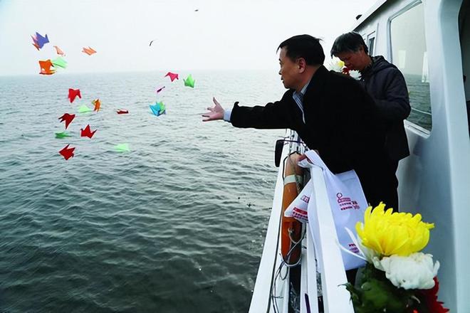 不就是将骨灰撒海里为何部分海葬贵达上万？免费海葬还要排队？(图16)