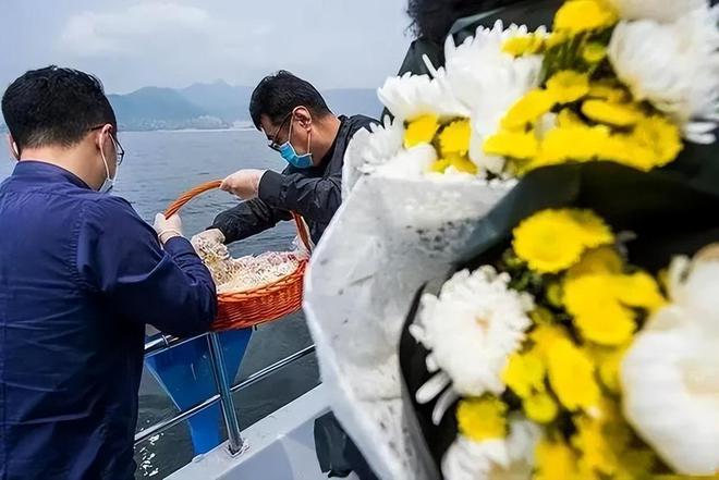 不就是将骨灰撒海里为何部分海葬贵达上万？免费海葬还要排队？(图15)