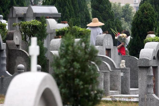 “墓碑四不立立后人丁散”是哪“四不立”？又有什么说法？(图4)