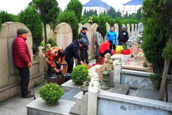 “墓碑四不立立后人丁散”是哪“四不立”？又有什么说法？(图6)