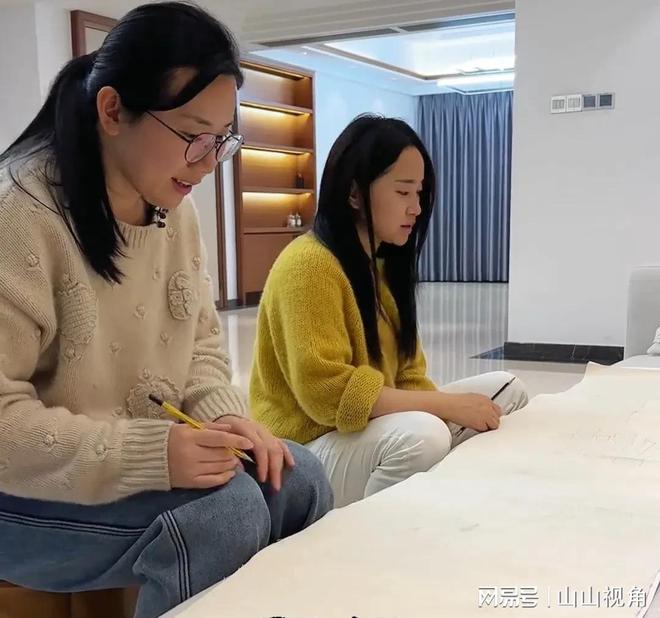 小凤催婚小娜一句话点出她找不到对象原因小娜自嘲要孤独终老(图4)