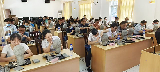 广西文化网丨广西匠心锻造殡葬人才队伍——持证技能人才占比突破30%全国竞赛斩获3项一等奖创历史最佳(图1)
