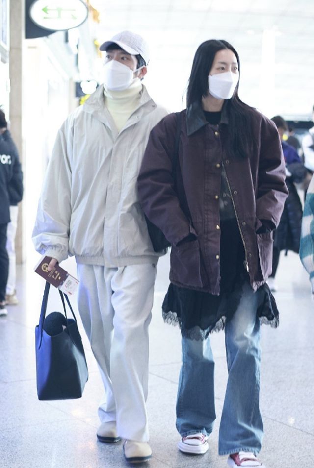 KAIYUN入口：井柏然刘雯为杨丞琳庆生恋爱6年甜蜜依旧大表姐露龈笑好明媚(图8)