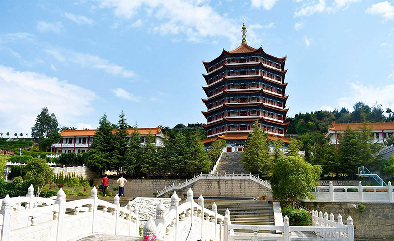 KAIYUN入口：如何选择公墓中的吉穴？选择公墓墓地有什么讲究？(图1)