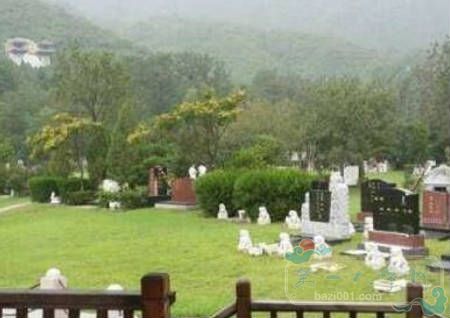如何选择好的公墓风水？(图1)