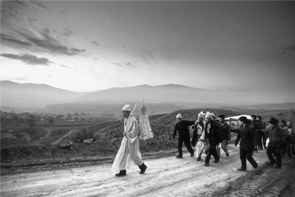 KAIYUN入口：2024年2月4日是安葬吉日吗(图1)