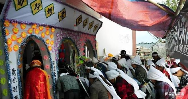 殡葬业突然不吃香了？墓地比房子还贵年轻人不愿再花这笔钱了(图1)