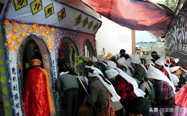 年轻人连墓地都不想买了？殡葬茅台神话崩塌(图1)