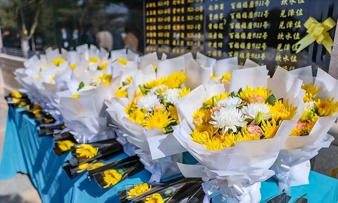 殡葬新规太解气！暴利时代终结天价墓地、骨灰盒要凉了(图2)