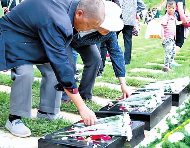 殡葬新规太解气！暴利时代终结天价墓地、骨灰盒要凉了(图14)