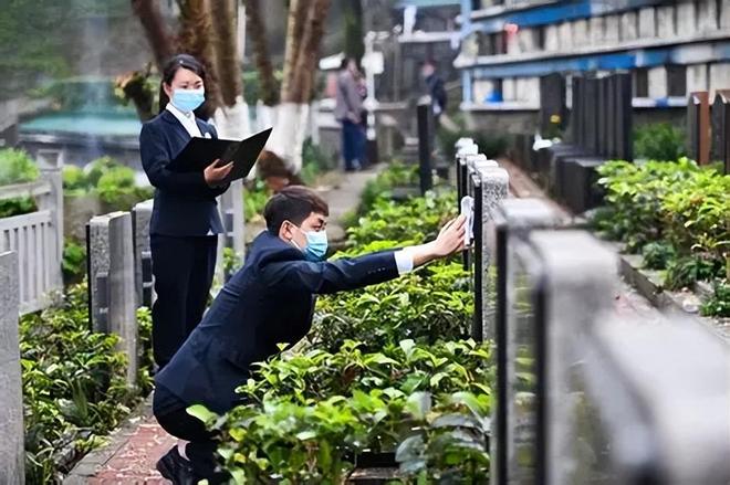 殡葬新规太解气！暴利时代终结天价墓地、骨灰盒要凉了(图11)