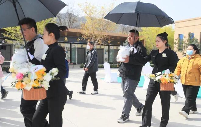 殡葬改革有新调整专家直言：火葬就像烧垃圾为何这么说？(图1)